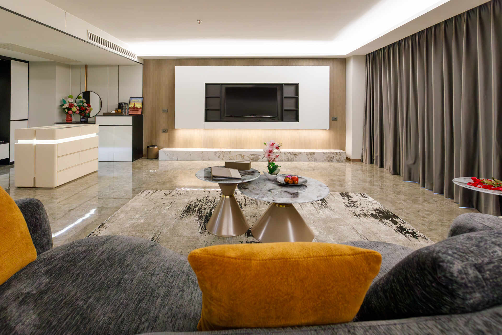 Deluxe King Suite